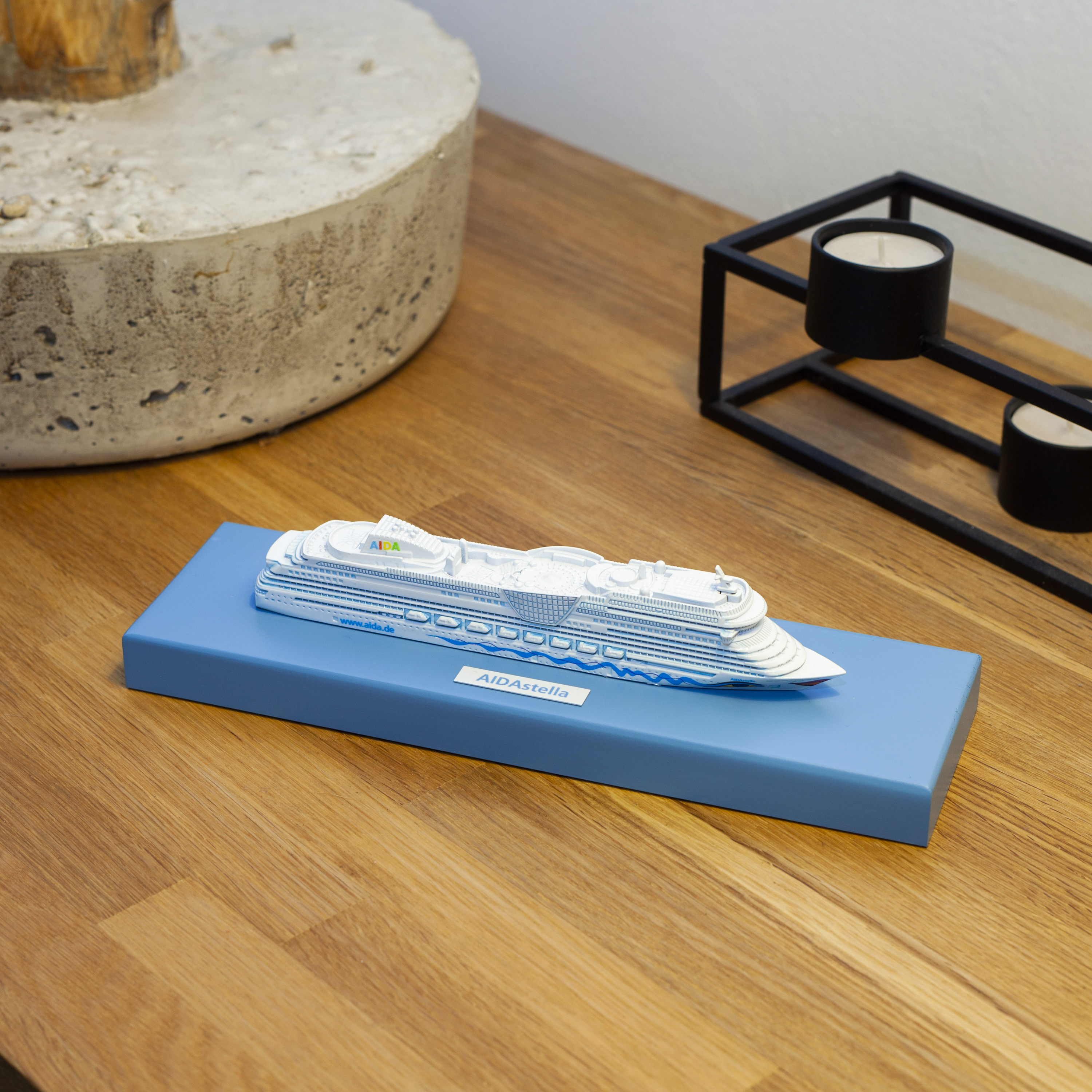 AIDAstella Modellschiff weiß ohne Verpackung